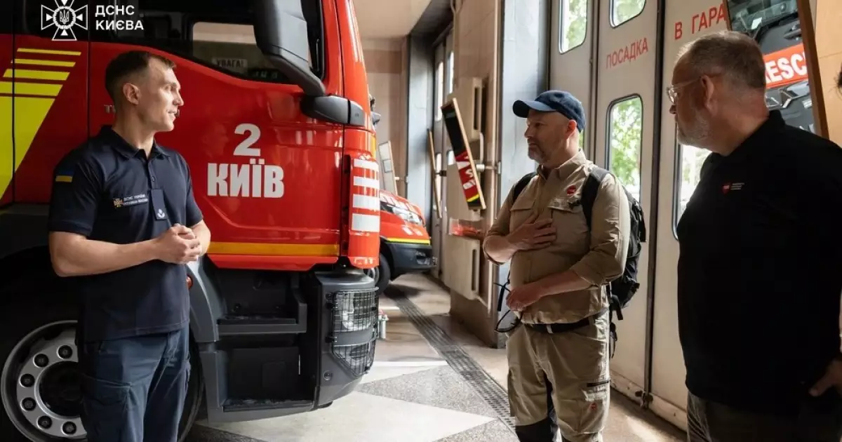 Шведські рятувальники вивчають досвід Києва під час війни