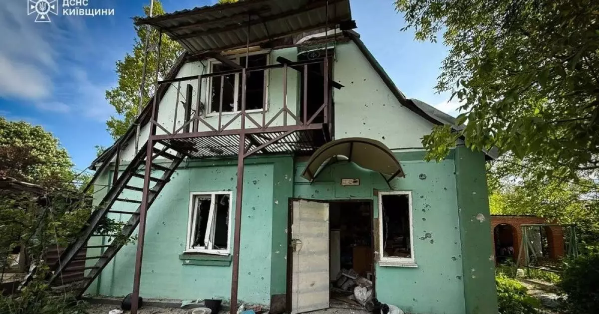 Удар по Київщині: дрони зруйнували будинки та авто в Обухівському районі