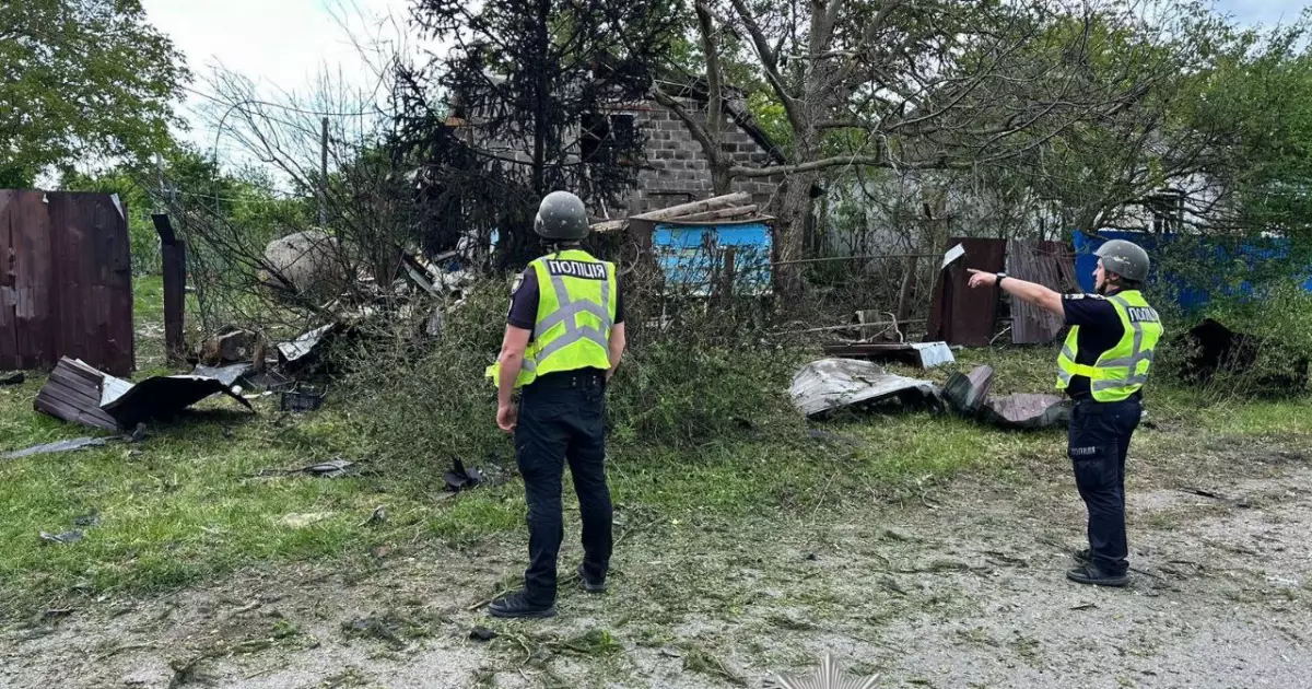 Дрони вдарили по Київщині: палаючі будинки й зруйновані авто
