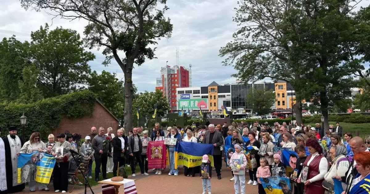 Пам’ятна хода у Білій Церкві до Дня Героїв: як місто вшанувало захисників