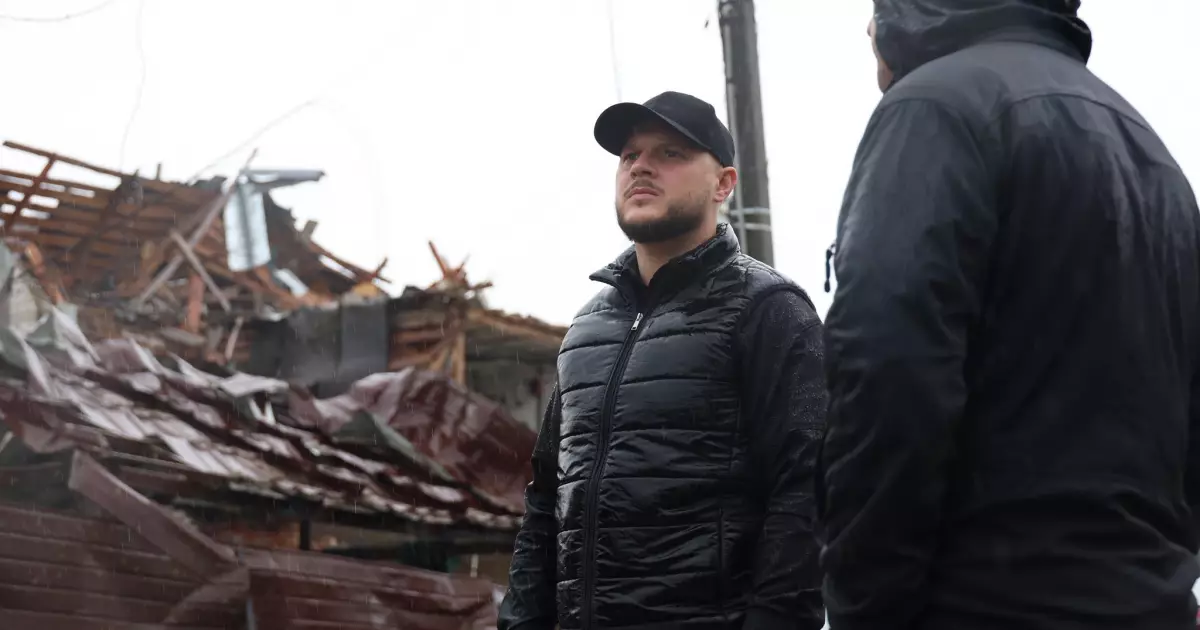 Керівник Київщини відвідав пошкоджений Макарів - 39 будинків зруйновано, діти в лікарнях