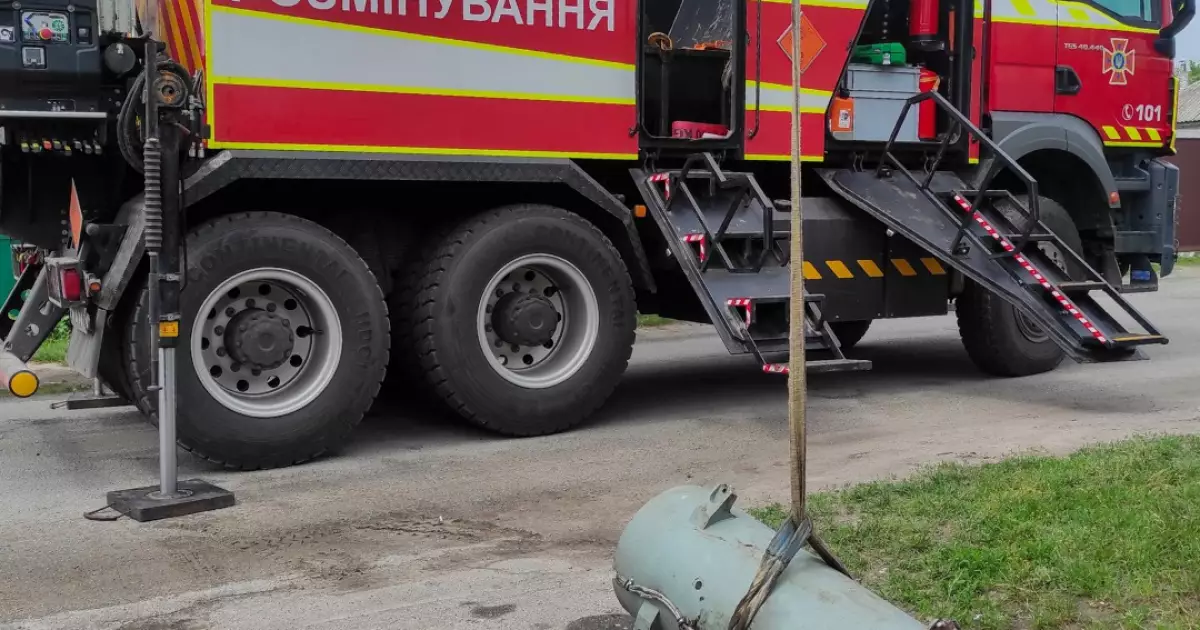 Бойову частину ракети X-101 знайшли у дворі під Києвом