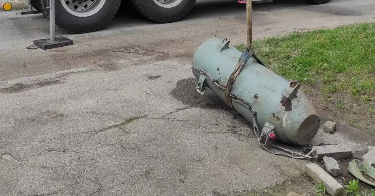 На Київщині на подвір’ї приватного будинку виявили бойову частину ракети Х-101