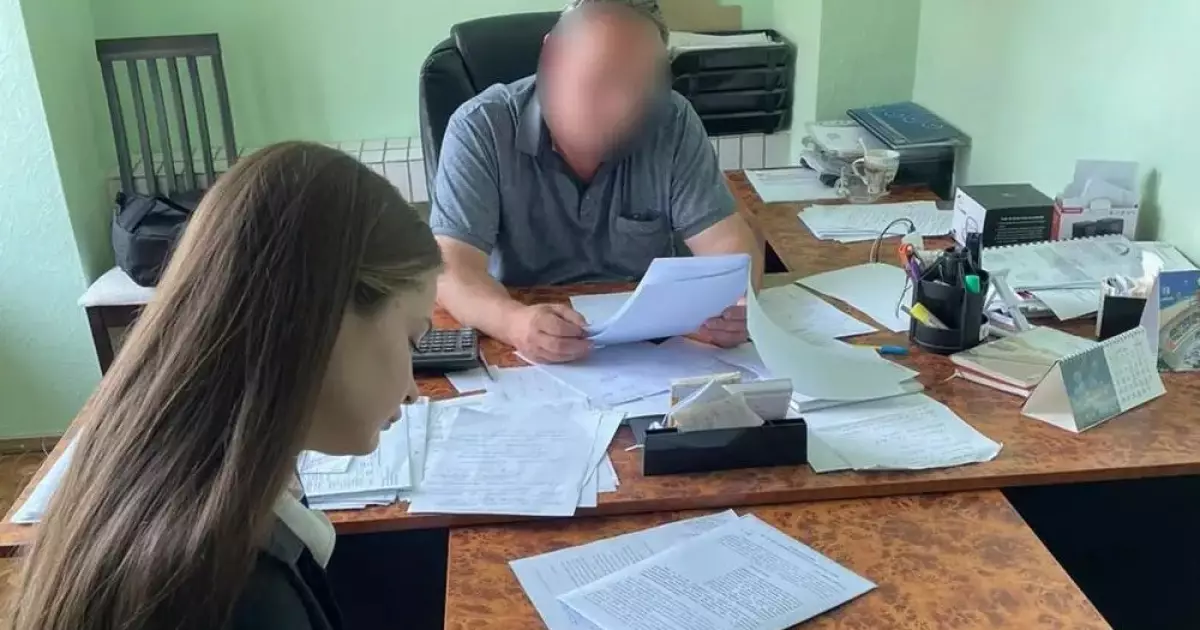 Переплата на мільйон: у Києві посадовця ШЕУ підозрюють у недбалості при закупівлі солі