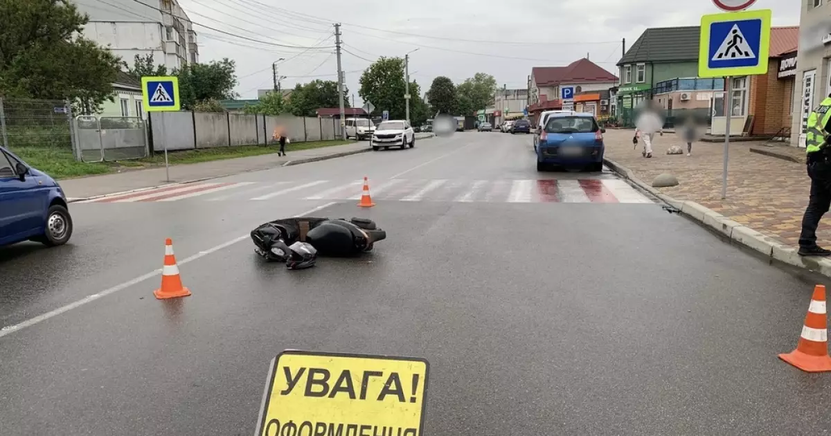 На Київщині знову аварія: юний водій скутера постраждав у ДТП
