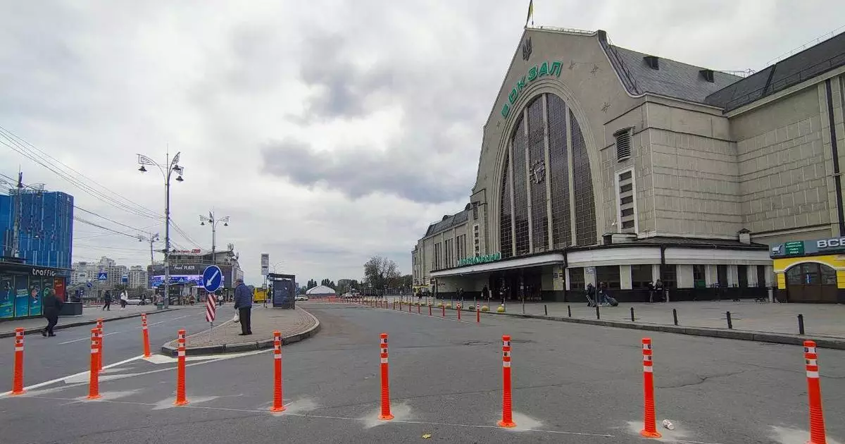 Зміни в парковці біля київського вокзалу: деталі для пасажирів