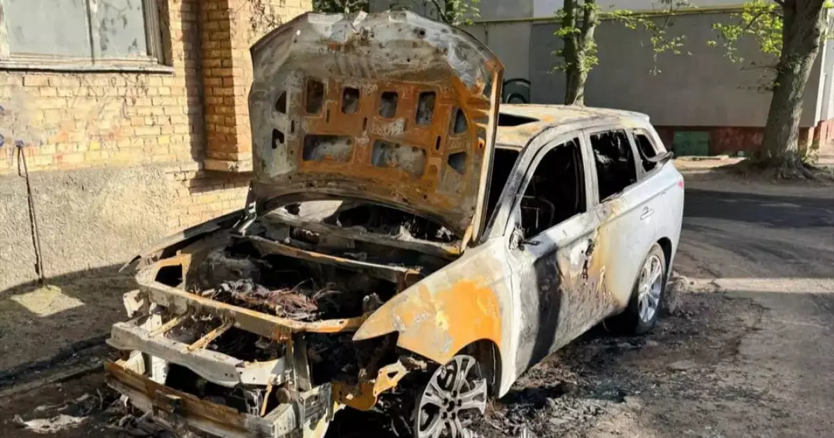 Киянці загрожує до 10 років тюрми за підпал двох автомобілів на Київщині