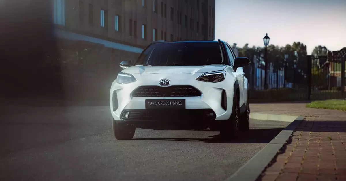 Нова Toyota Yaris Cross: Гібридний стиль, інтерфейс і майбутнє міських кросоверів