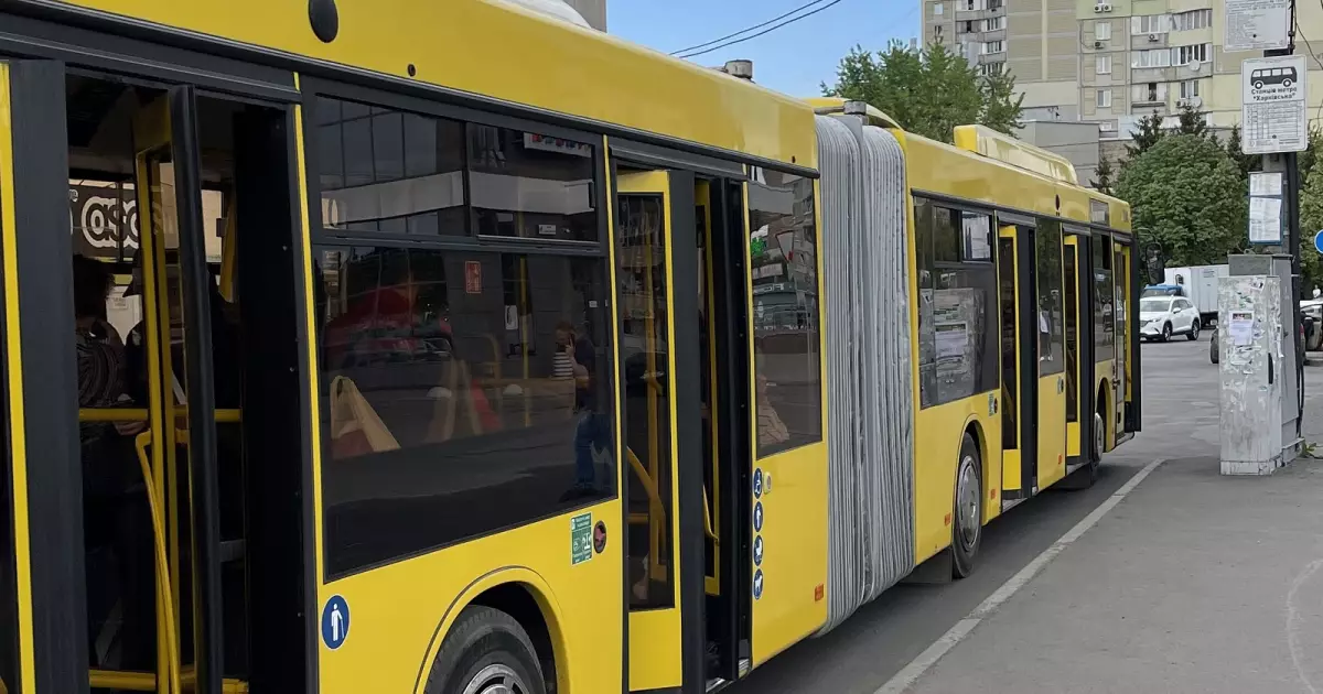 У Києві змінять рух транспорту через ярмарки: детальні маршрути