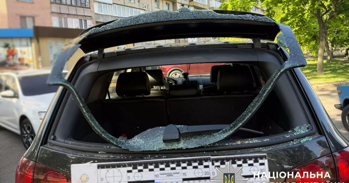 Обчистив щонайменше п’ять автівок: у Києві затримали нічного грабіжника