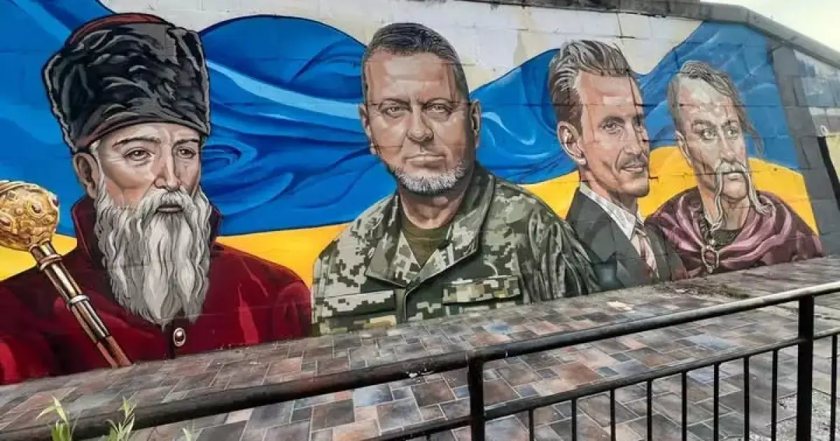 Київ отримав новий мурал із Залужним: історичний символ єдності