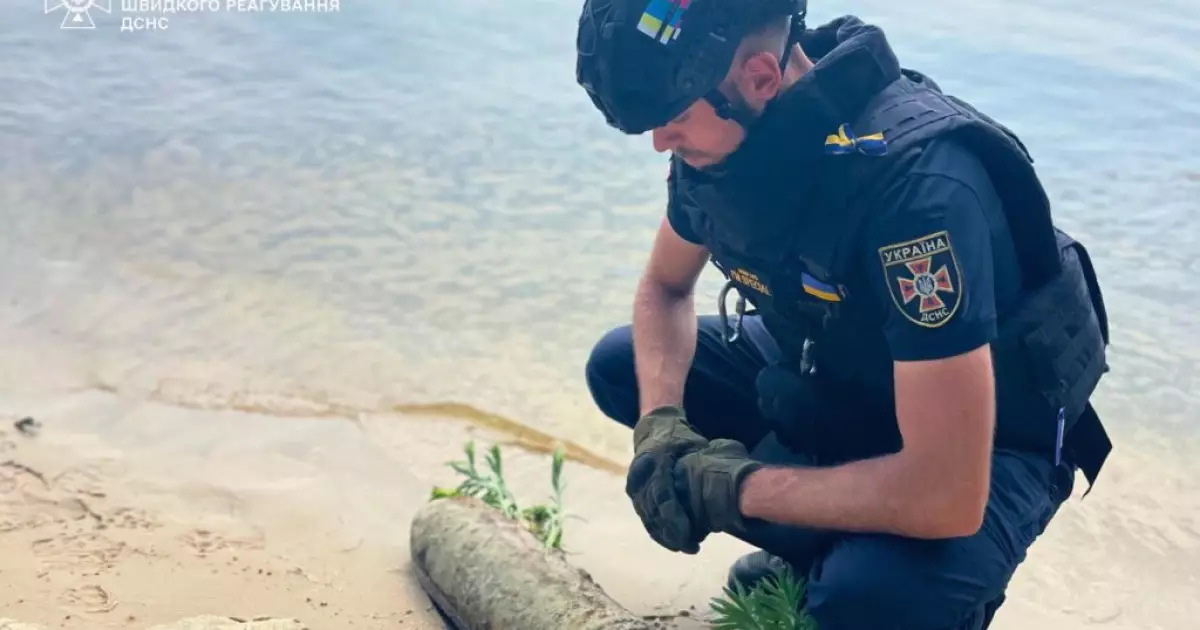Шок на березі Київського моря: знайшли снаряд часів Другої світової