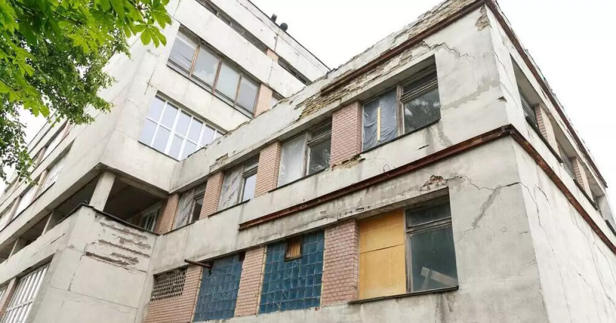 Зруйнували — не зламали: Київ відновлює коледж, пошкоджений через атаку