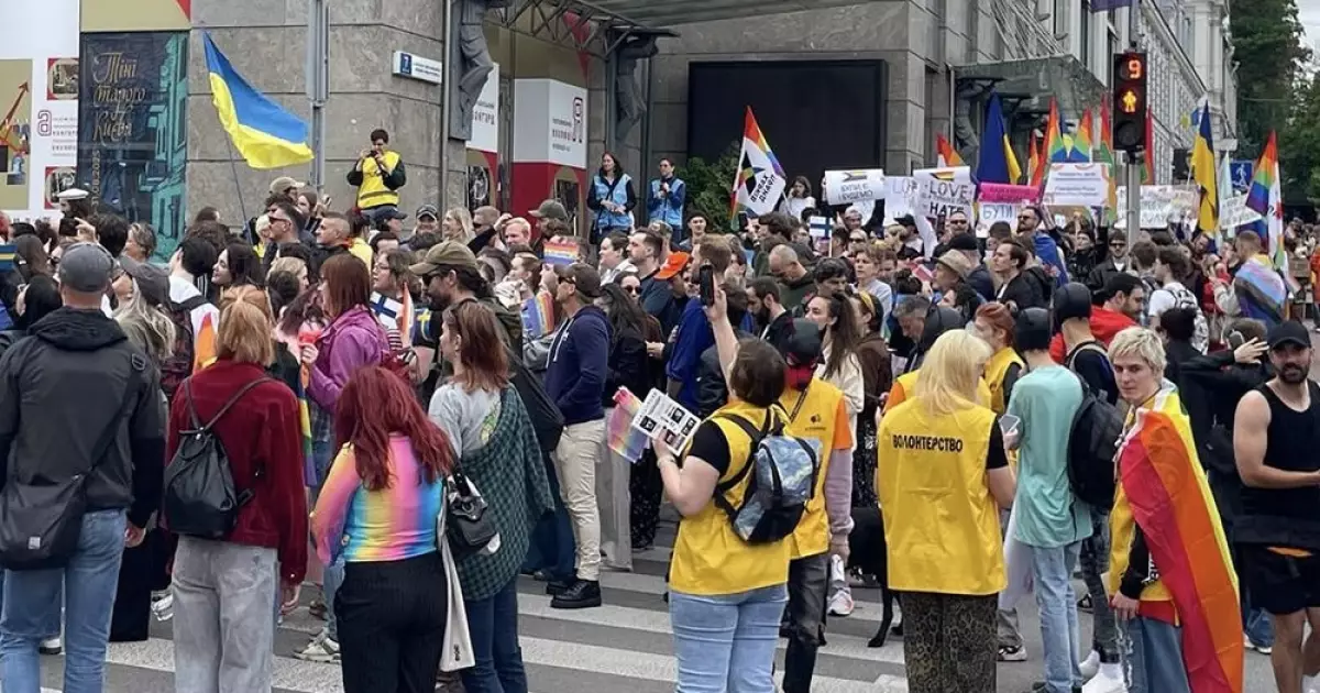 У Києві пройшов Марш Рівності: Як столиця підтримала ЛГБТК+ спільноту
