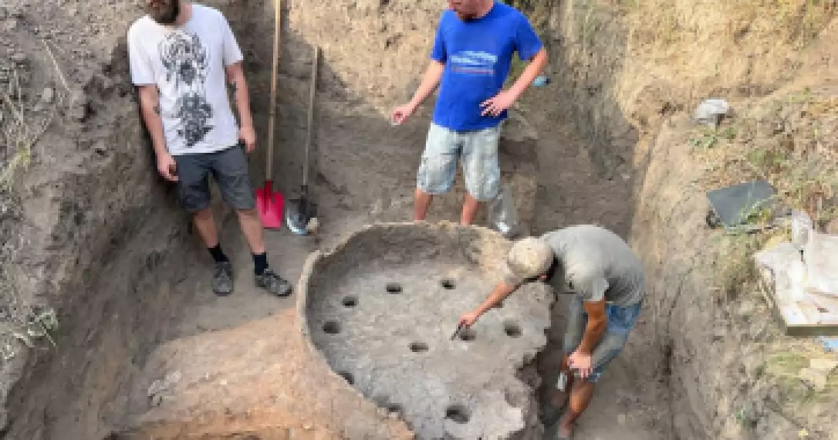 Археологи знайшли понад 500 артефактів у Білогородці на Київщині