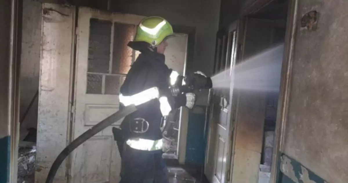 Пожежа в будинку на Київщині: жінка загинула, чоловік — в реанімації