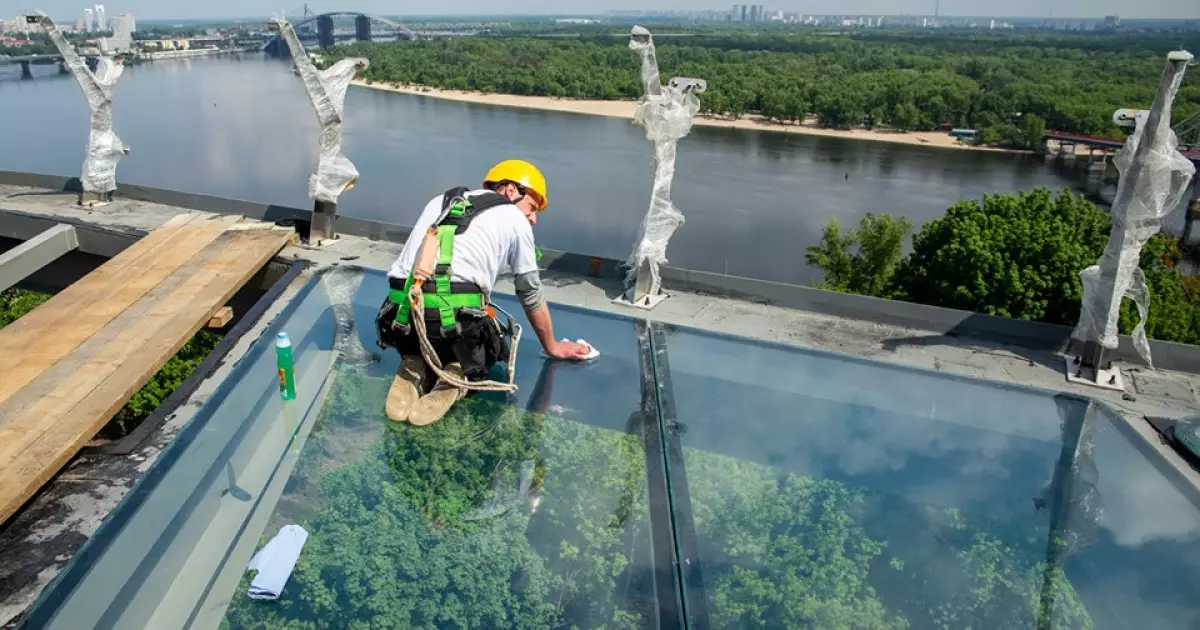Обстеження мосту Кличка за 400 тисяч гривень в Києві