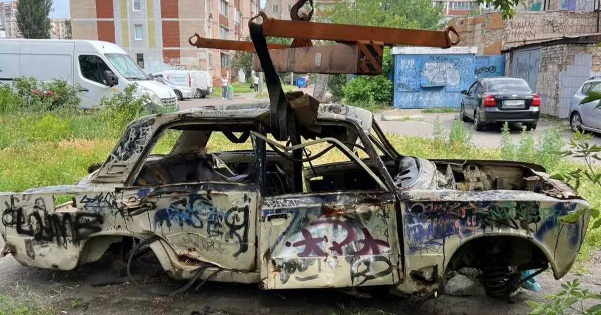 У Деснянському районі Києва прибрали 43 покинуті авто