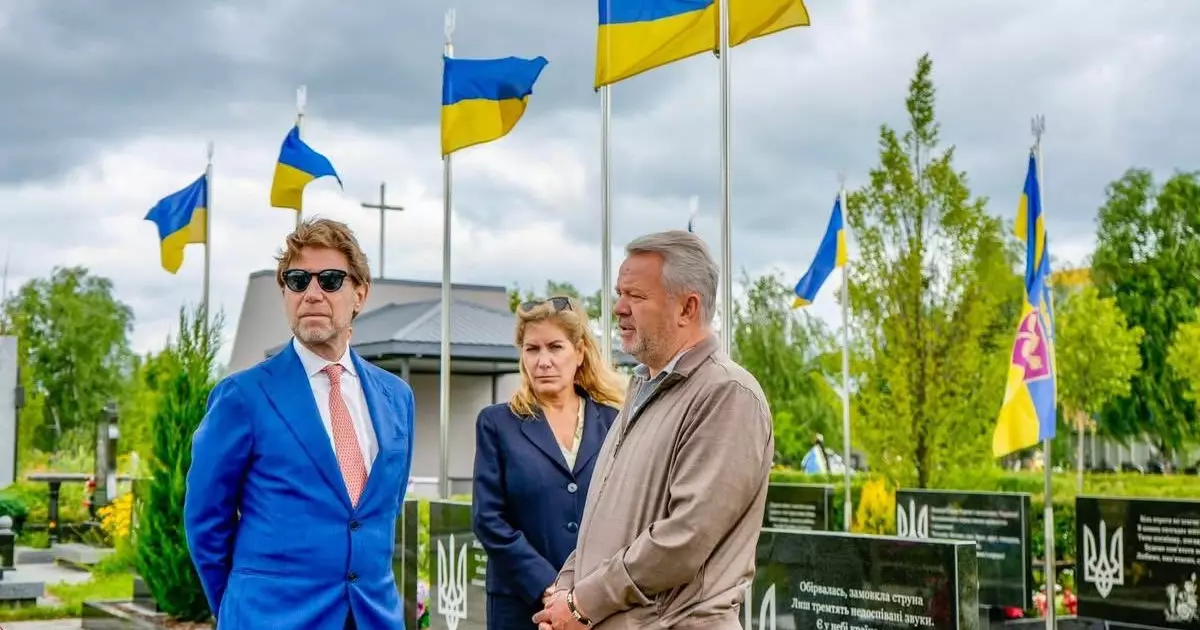 Посол Італії Карло Формоза з дружиною відвідав Бучу: деталі візиту