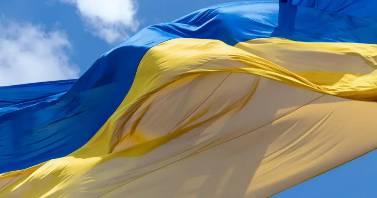 У Києві приспустили головний прапор через негоду: деталі