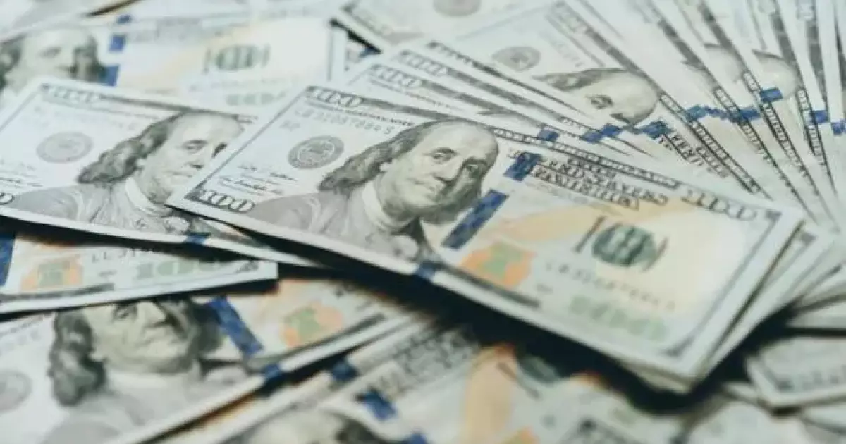 Увага! Як не попасти на фальшиві долари під час обміну в Києві