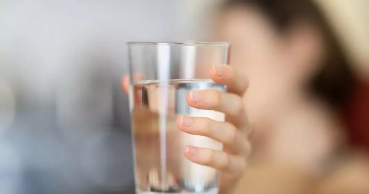 Чому крижана вода влітку може зіпсувати вам здоров’я