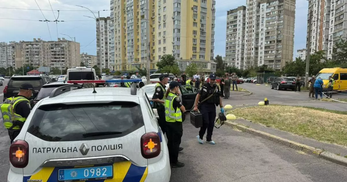 Чоловіка застрелили просто в авто в Києві — ранкове вбивство в Деснянському районі