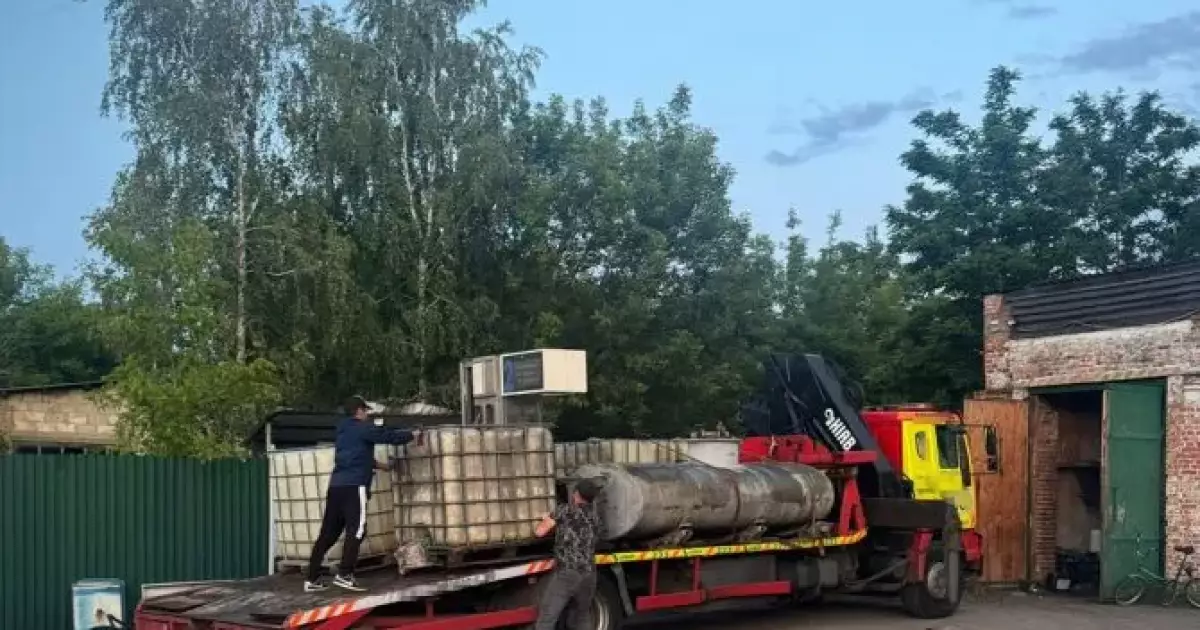 Під Києвом "накрили" підпільну заправку: паливо без ліцензії і документів!