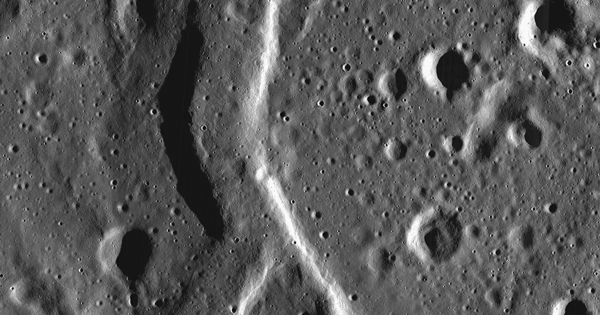Таємнича "розвилка" на Місяці: NASA пояснило її походження