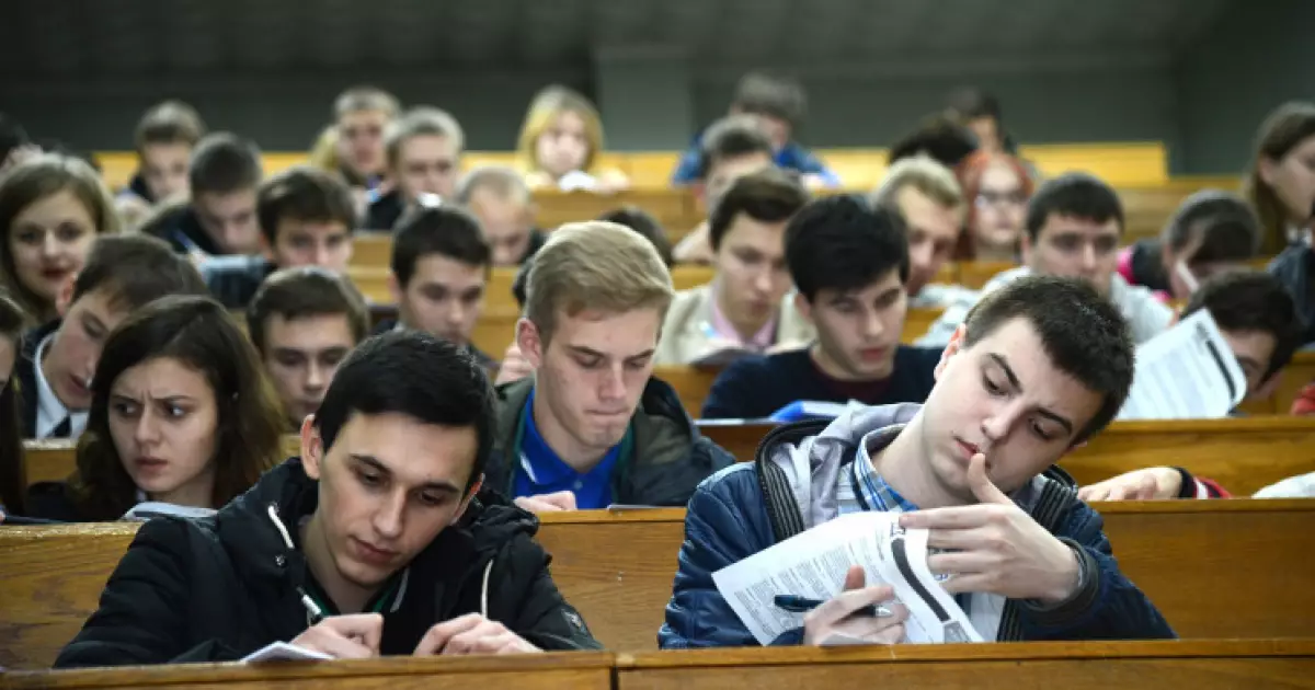 Академічна доброчесність 2025: як студентам правильно користуватись ШІ