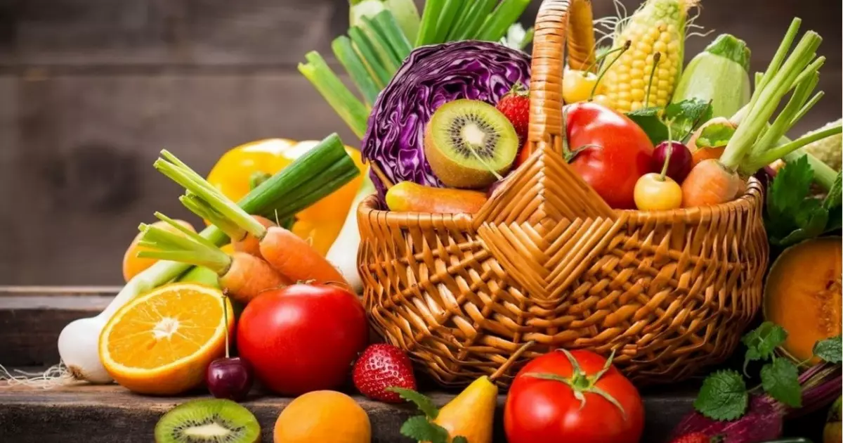 14 звичних продуктів, які не можна чистити – і ось чому!