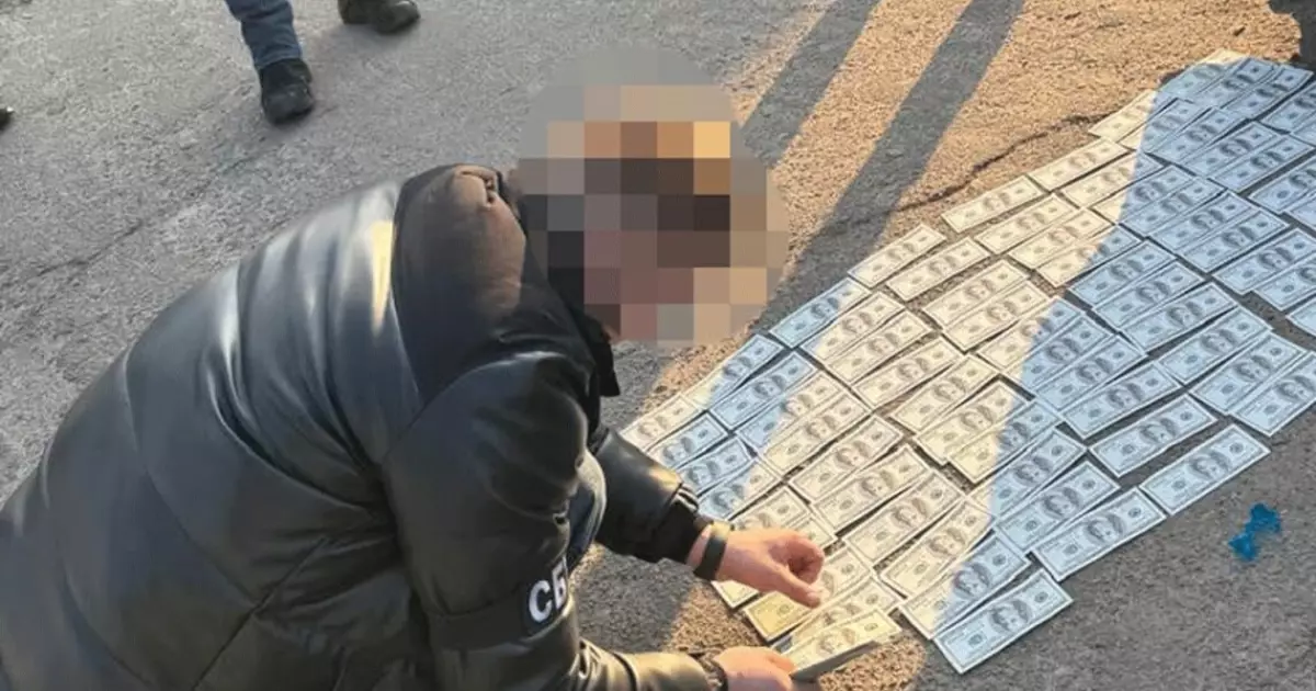 У Києві викрито працівника суду, який торгував "захистом" від мобілізації