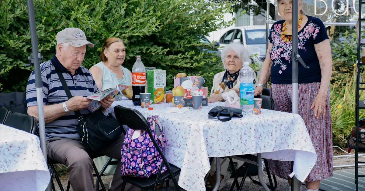 На «Куражі» з’явився куточок турботи про літніх людей — завдяки БФ «Юлині бабусі»