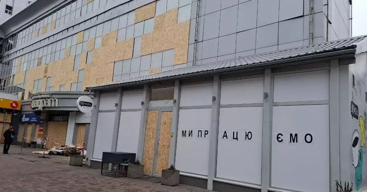 «Закриватися не збираємось»: кав’ярня Brewsell у Києві вже вшосте відкрилась після обстрілу