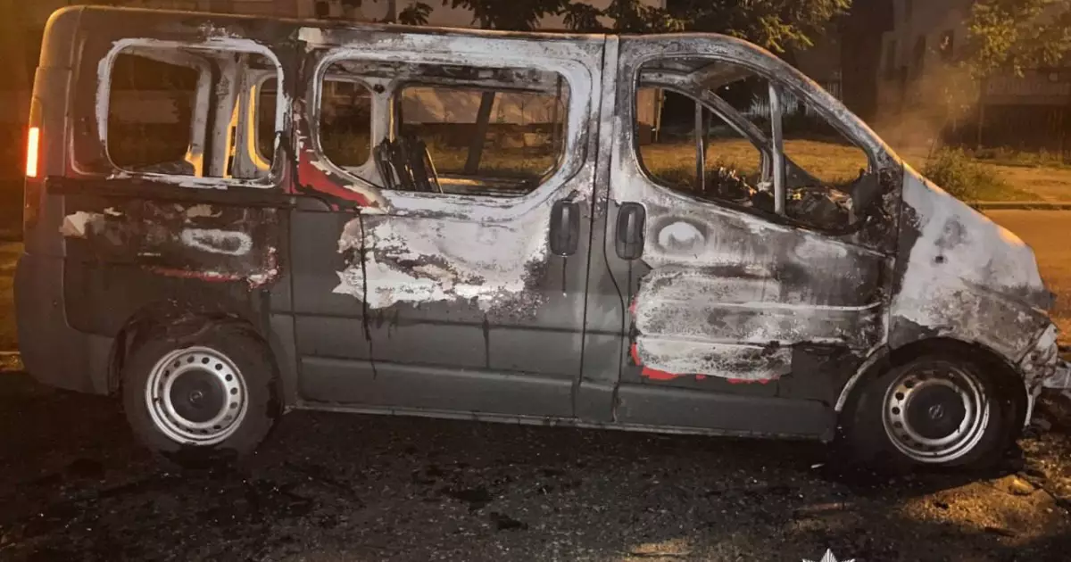 Спалювали авто за гроші: у Києві затримали виконавців нічних підпалів