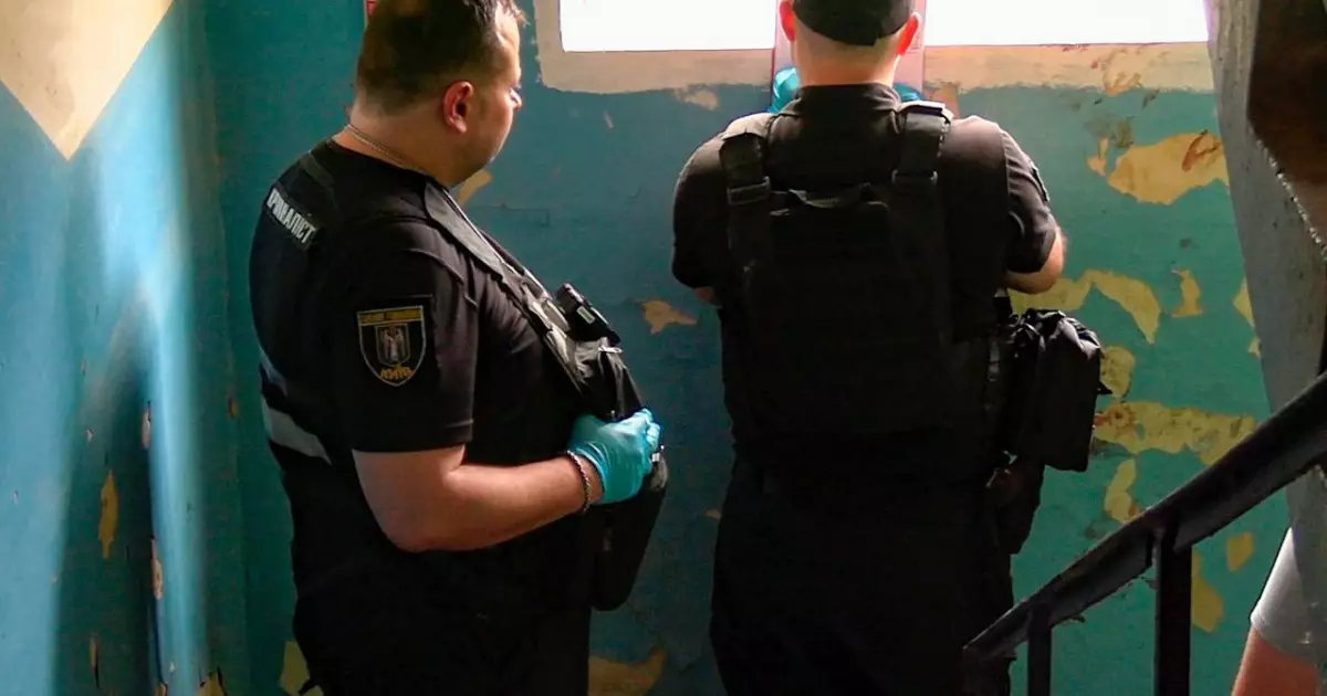 У Києві чоловік зарізав товариша під час пиятики: поліція повідомила про підозру