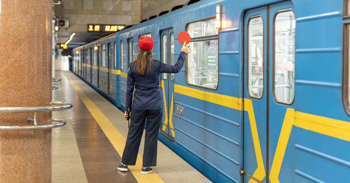 Метро у цифрах: мільйони киян, несподівані ремонти та виставка на «Золотих воротах»