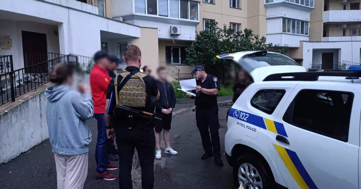 «Не так припаркувався»: у Києві водій відкрив вогонь після суперечки біля магазину