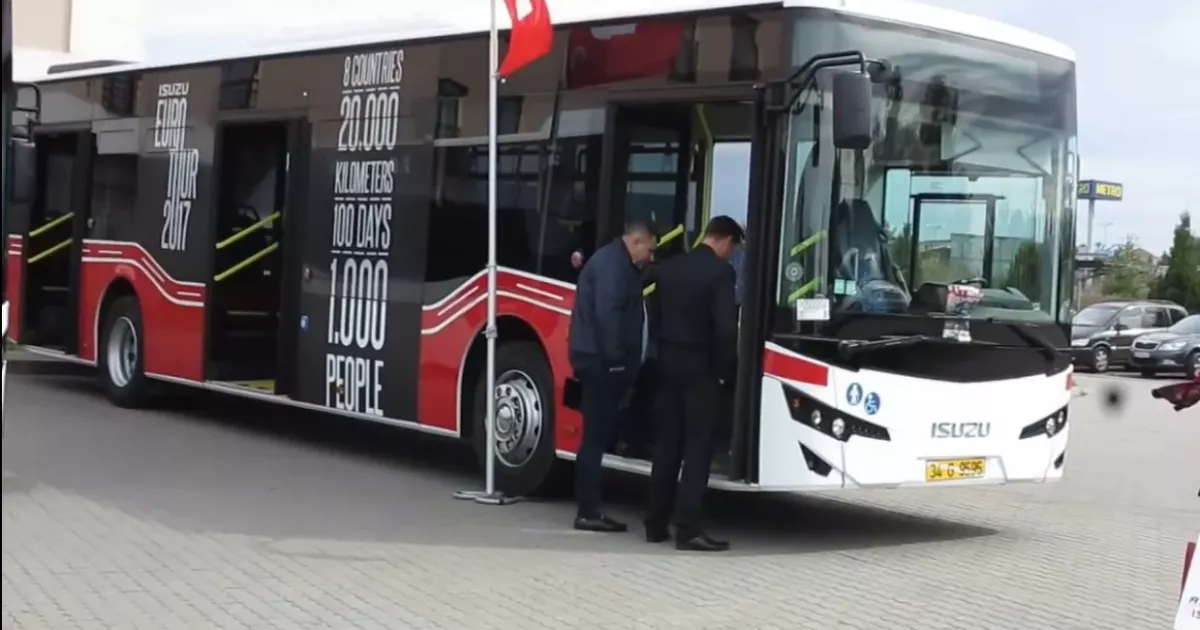 Київ отримав першу партію нових автобусів турецького виробництва Anadolu Isuzu