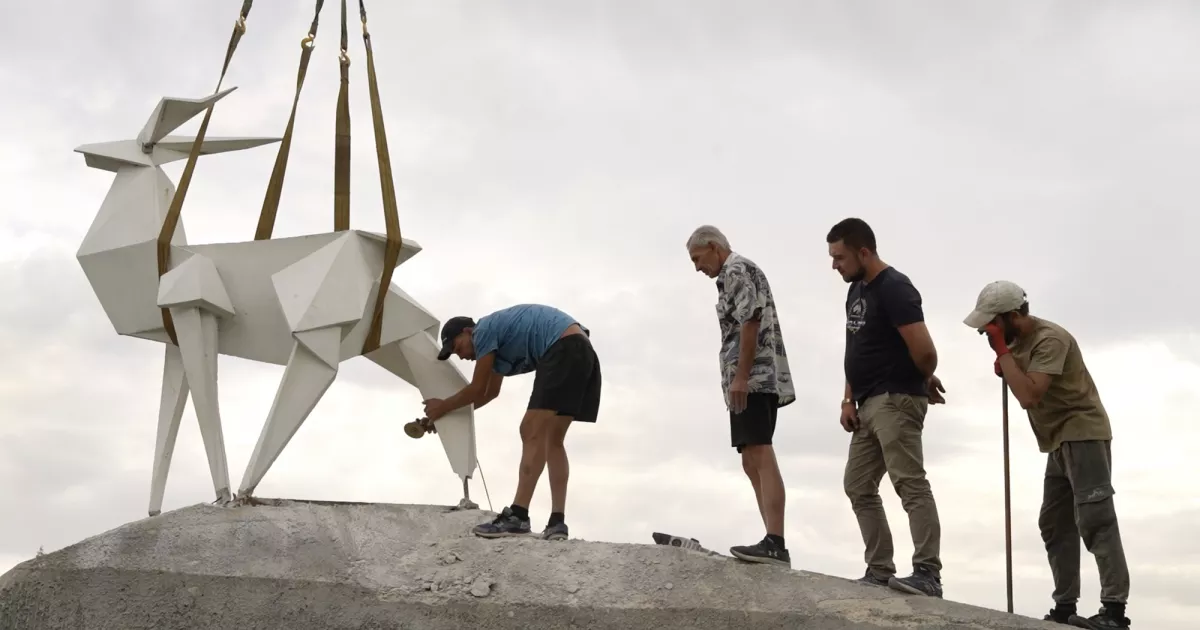 Мистецтво під обстрілами: у Києві покажуть фільм про евакуацію скульптури з Покровська