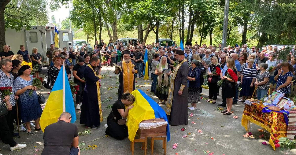 Бучанська громада вшанувала пам’ять полеглих захисників — Олександра Могилата та Ігоря Болдіна