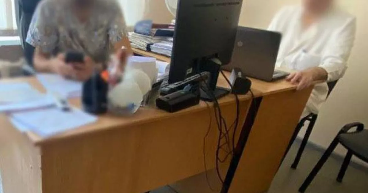 У Києві хірург прооперував пацієнтку з раком грудей: йому повідомлено про підозру