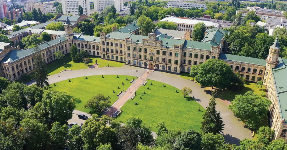На станції «Політехнічний інститут» відкрили експозицію про досягнення науковців і випускників КПІ