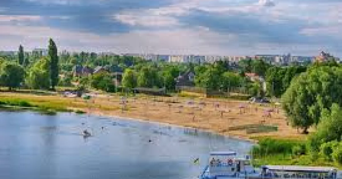 Центральний пляж Білої Церкви визнано небезпечним для купання через перевищення мікробіологічних норм