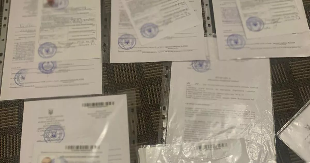 За $7500 «зняти з обліку»: у Києві викрили чергову корупційну схему у військкоматах