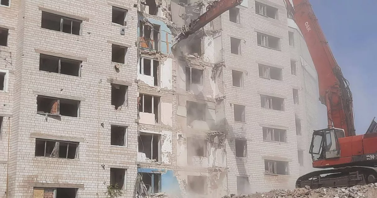 Відбудова символу незламності: у Бородянці розпочали реконструкцію легендарного будинку з «півником