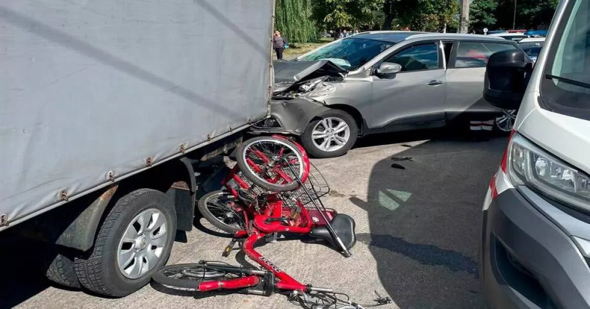 Смертельне ДТП у Подолі: Hyundai збила 76-річного велосипедиста