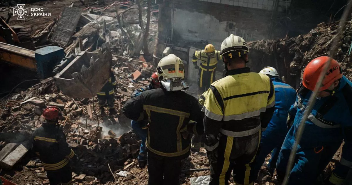 День жалоби в Києві: щонайменше 22 жертви нічної атаки росії