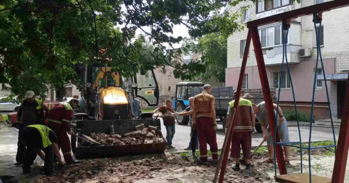 Новий асфальт для мешканців Оболоні: які проїзди відремонтують першими (адреси)