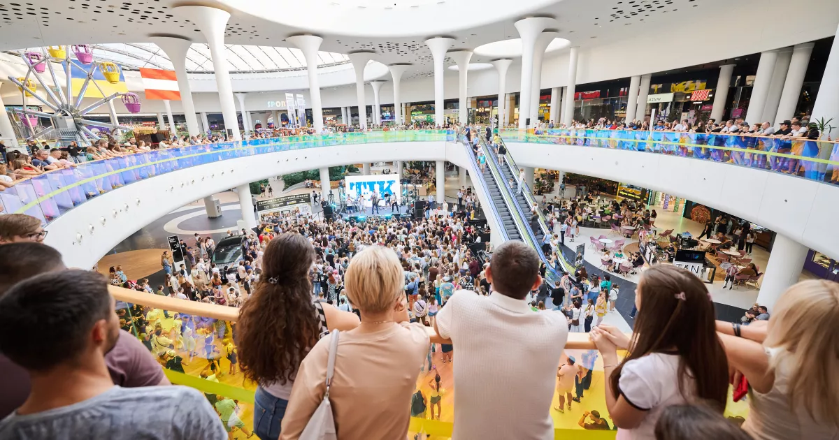У Києві в ТРЦ Respublika Park вперше відбувся Кубок України з Indoor Skydiving: спортсмени змагалися у фристайлі та акробатиці